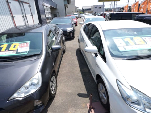 中古車展示場